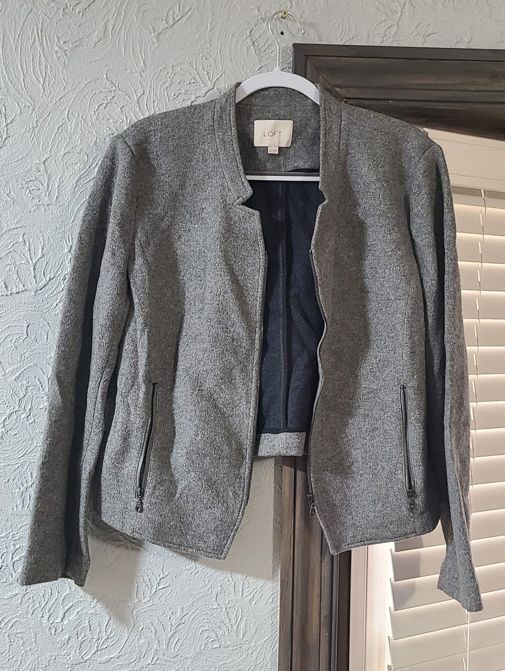 LOFT Gray Collarless Zip-Front Blazer Jacket
